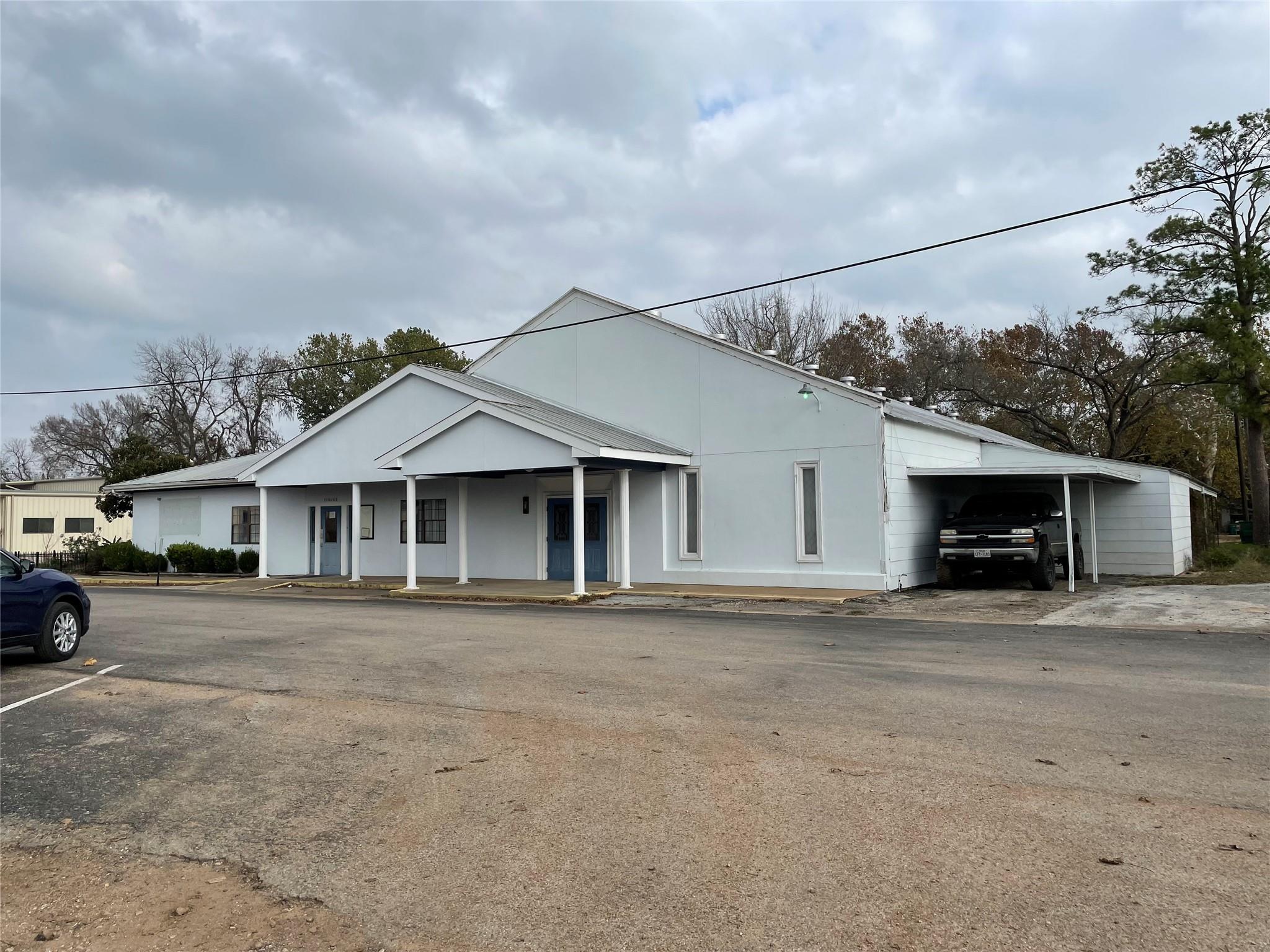 202 2nd ST, Smithville, TX 78957 photo 4
