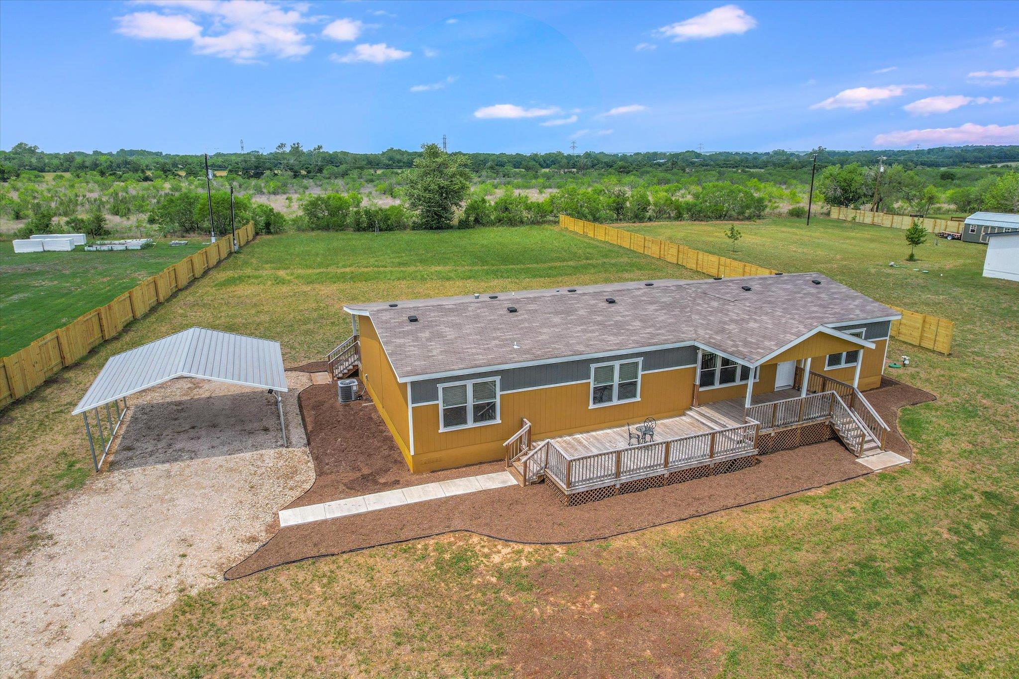 202 Lazy River LN, Elgin, TX 78621 photo 3