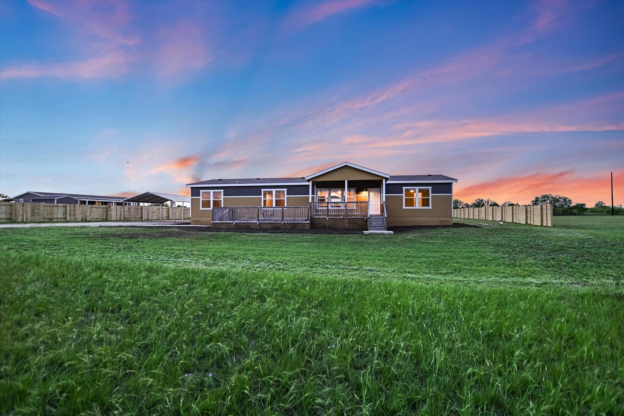 202 Lazy River LN, Elgin, TX 78621 photo 4