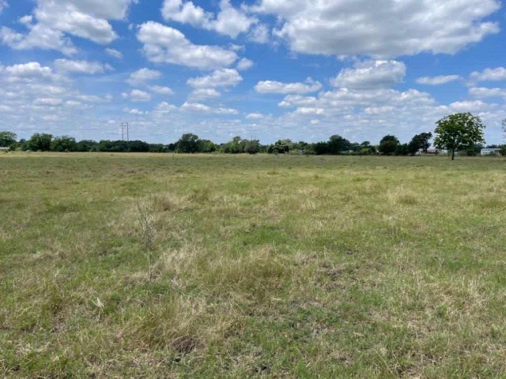 741 Muzny LN, La Grange, TX 78945 photo 4