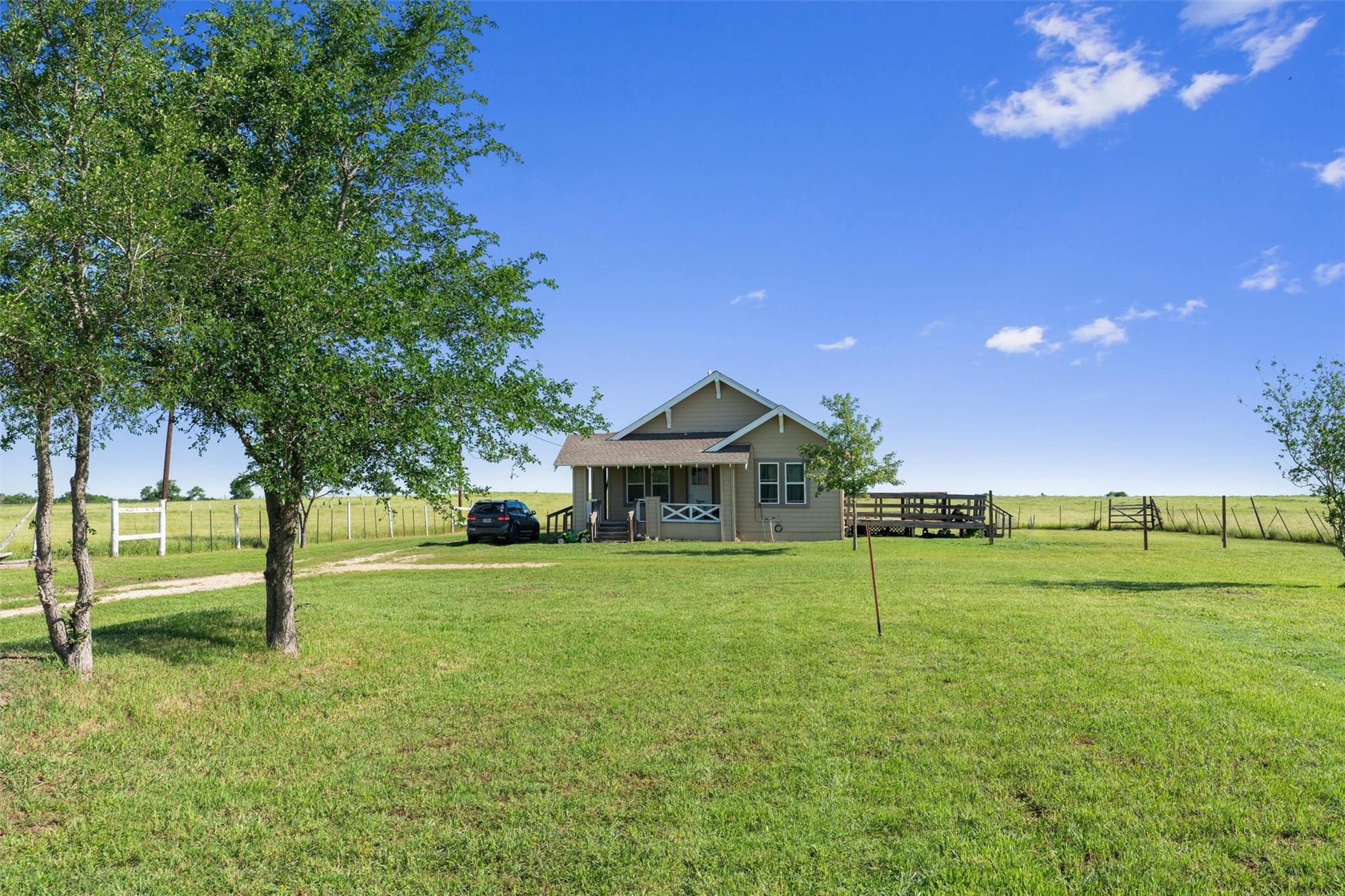 459 County Road 450, Thorndale, TX 76577 photo 5