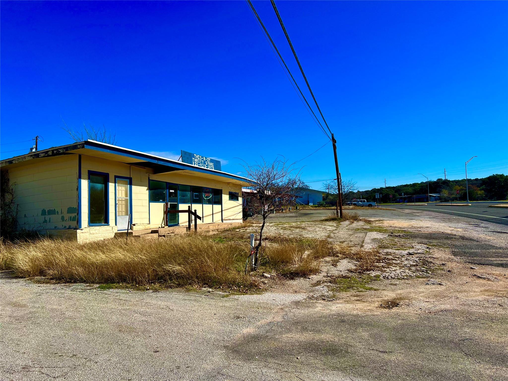 220 HWY 261, Kingsland, TX 78639 photo 5