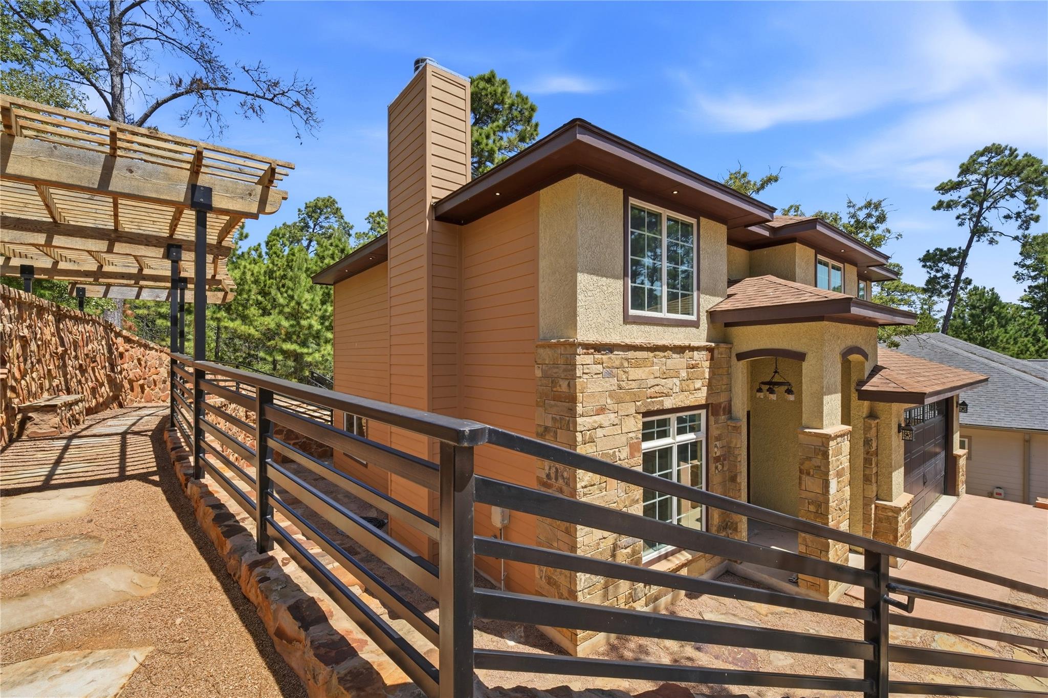 212 Makaha DR, Bastrop, TX 78602 photo 2
