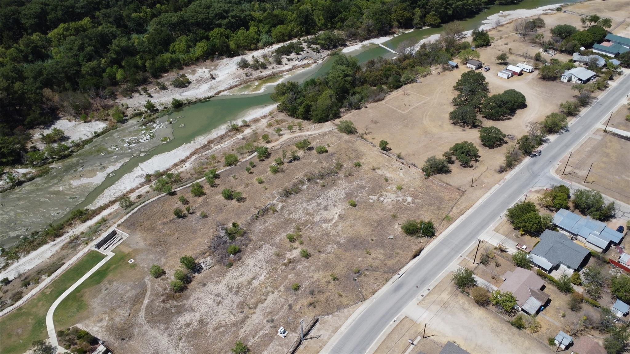 613 Guadalupe ST, Kerrville, TX 78028 photo 4