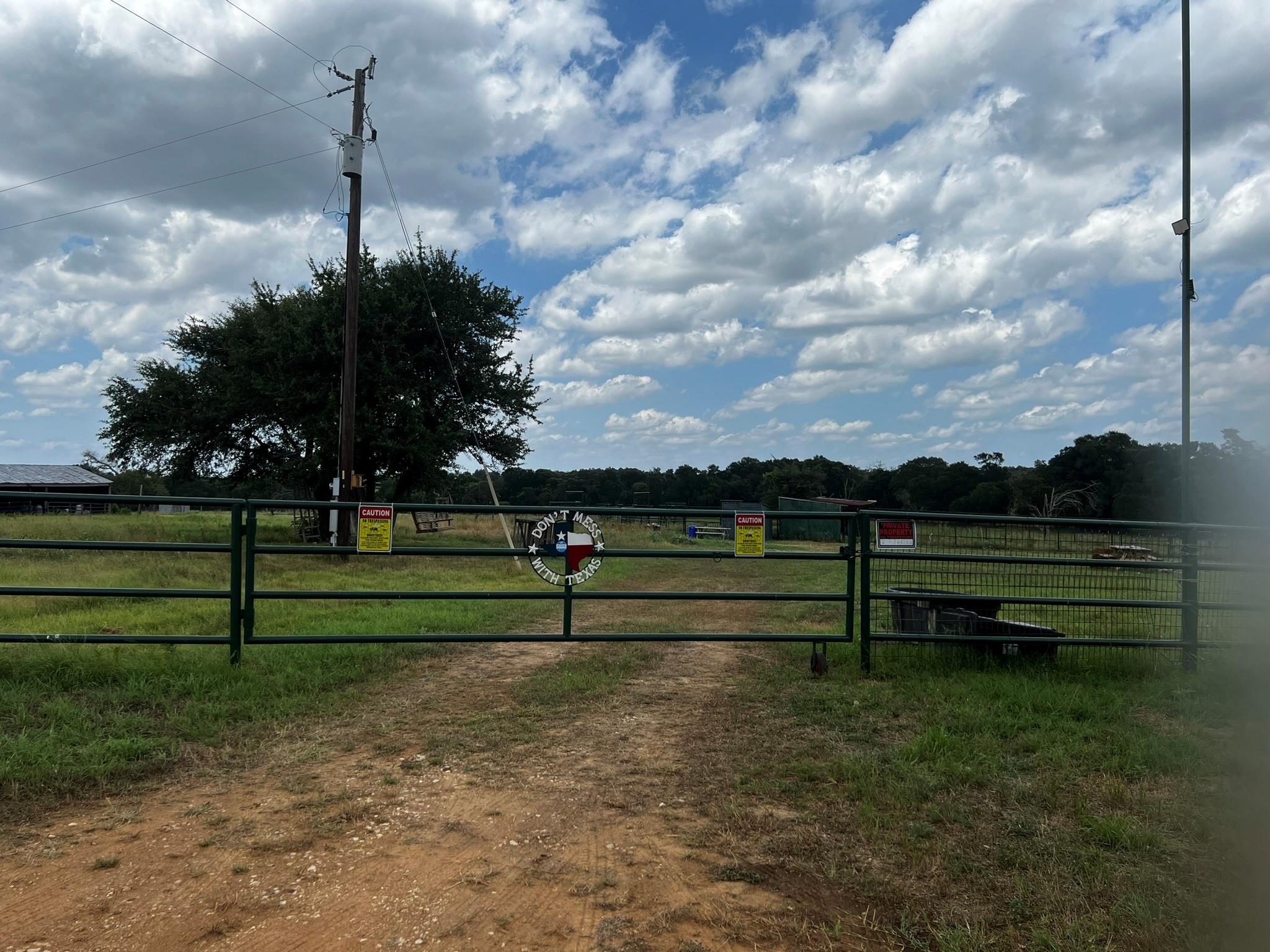 174 Wilson RD #A, Elgin, TX 78621 photo 3