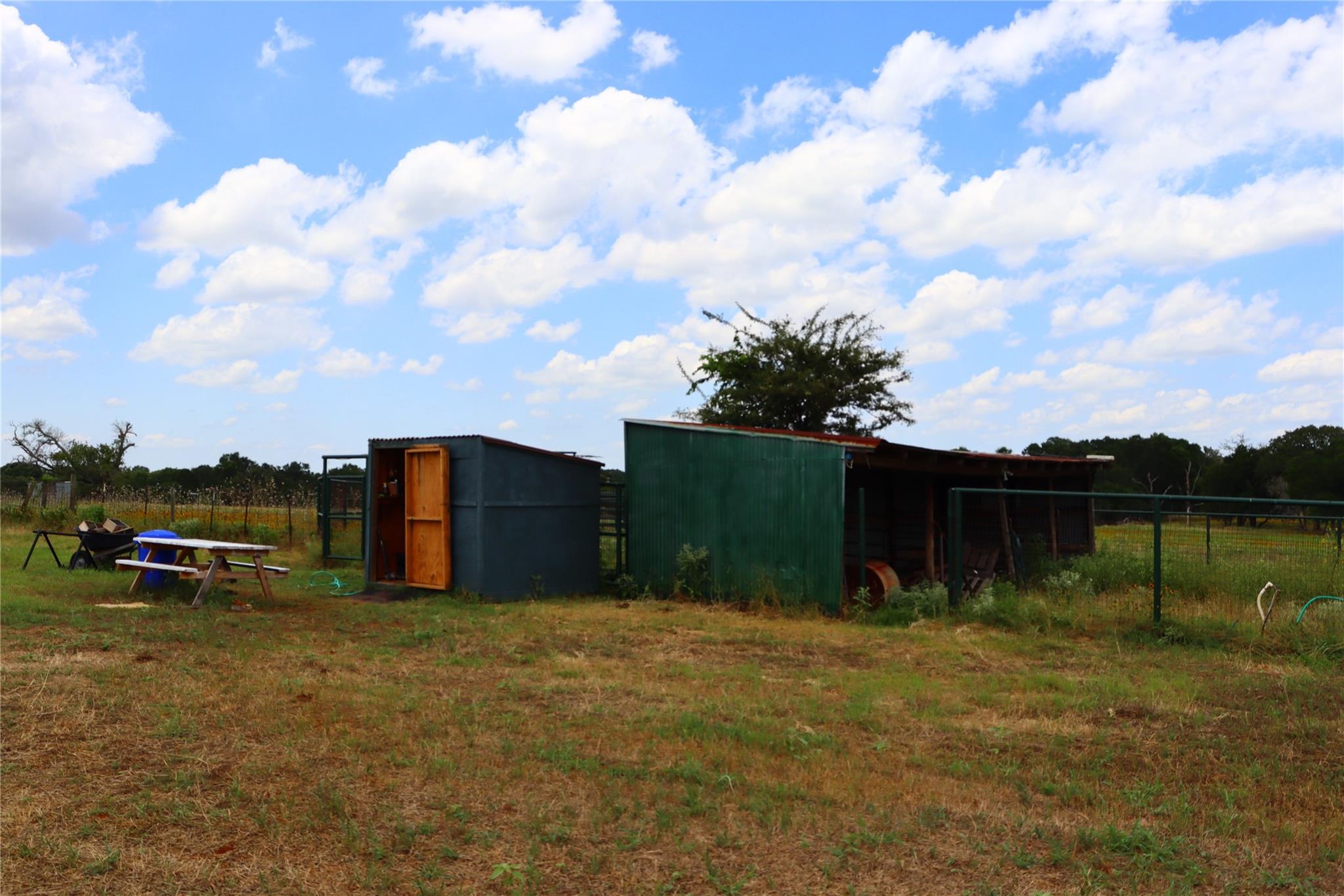 174 Wilson RD #A, Elgin, TX 78621 photo 4