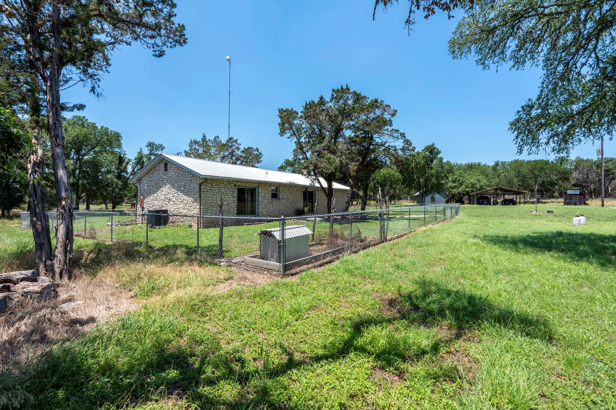 801 Billie Brooks LN, Driftwood, TX 78619 photo 2