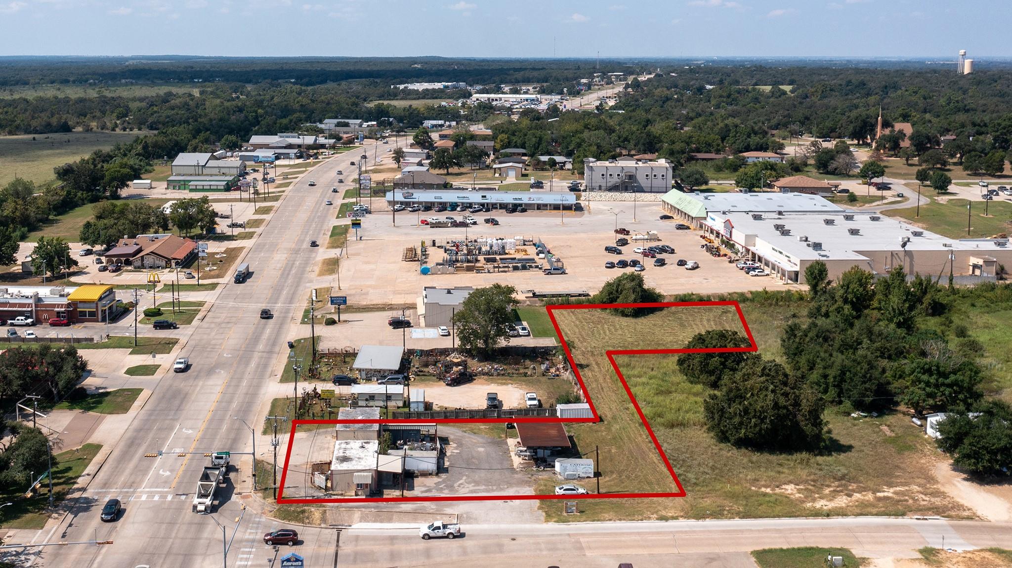 1400 Cameron Ave, Rockdale, TX 76567 photo 3