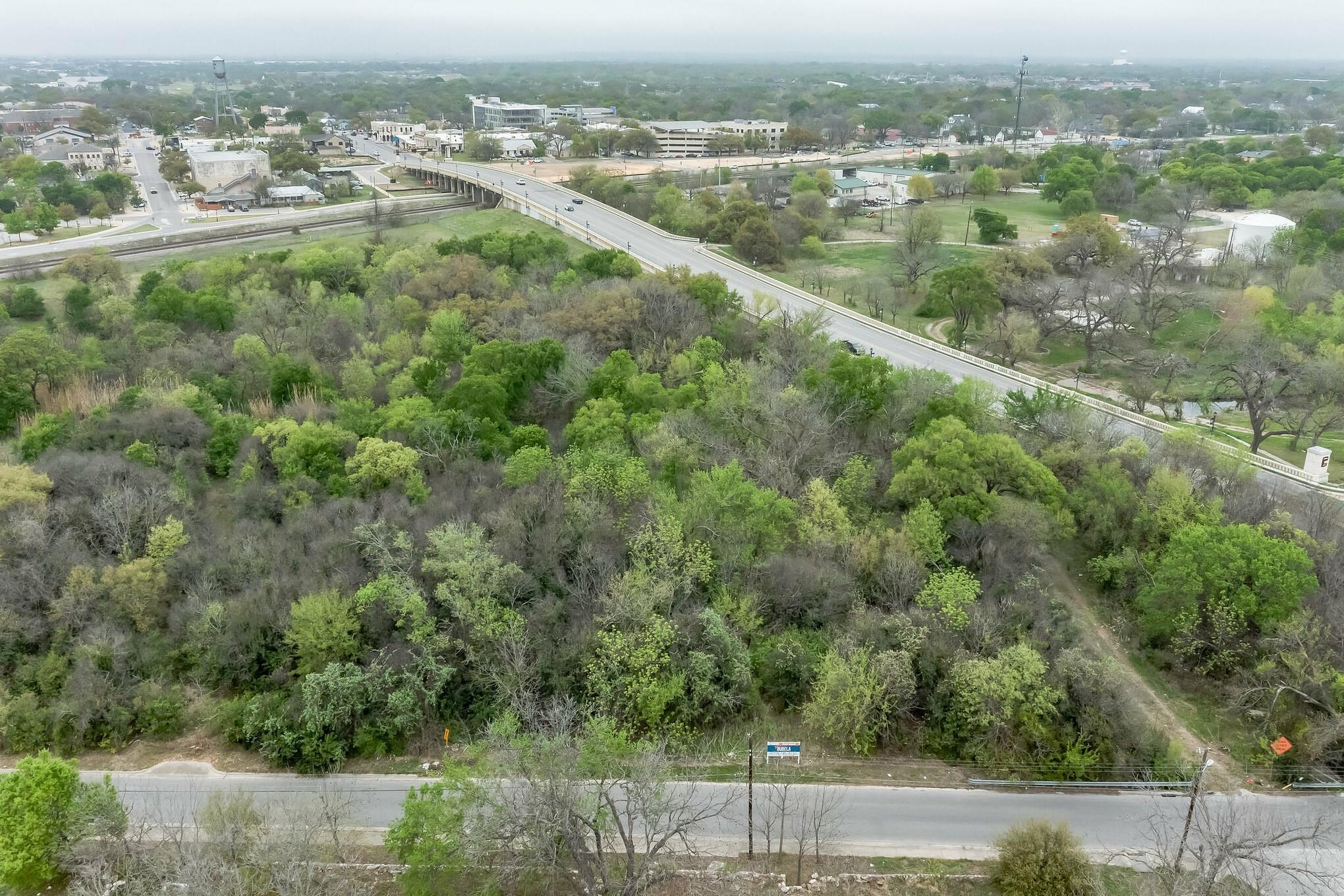 610 Nash ST, Round Rock, TX 78664 photo 2