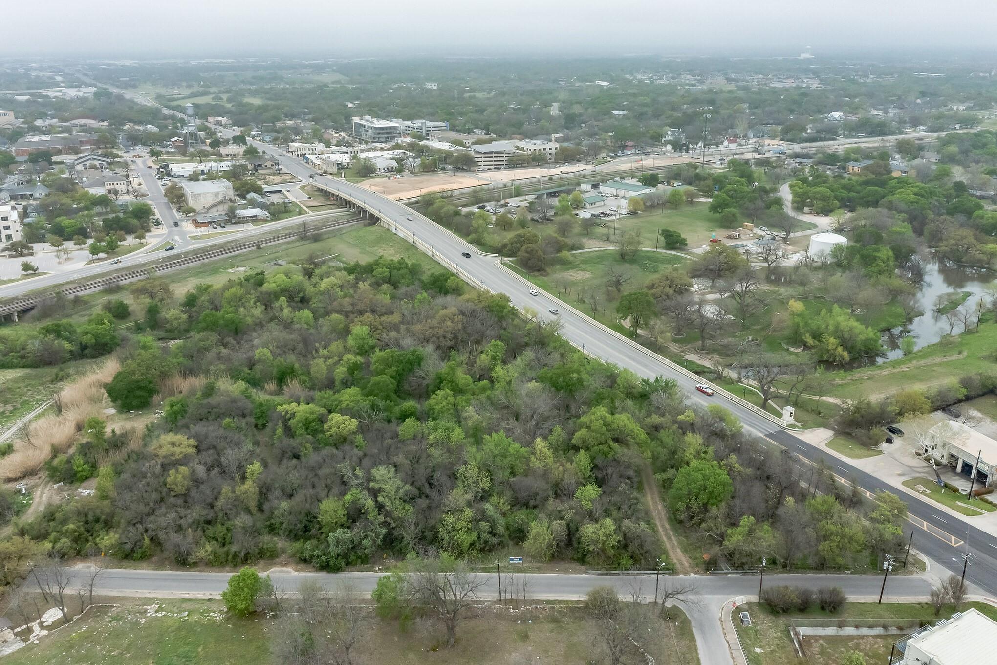 610 Nash ST, Round Rock, TX 78664 photo 3