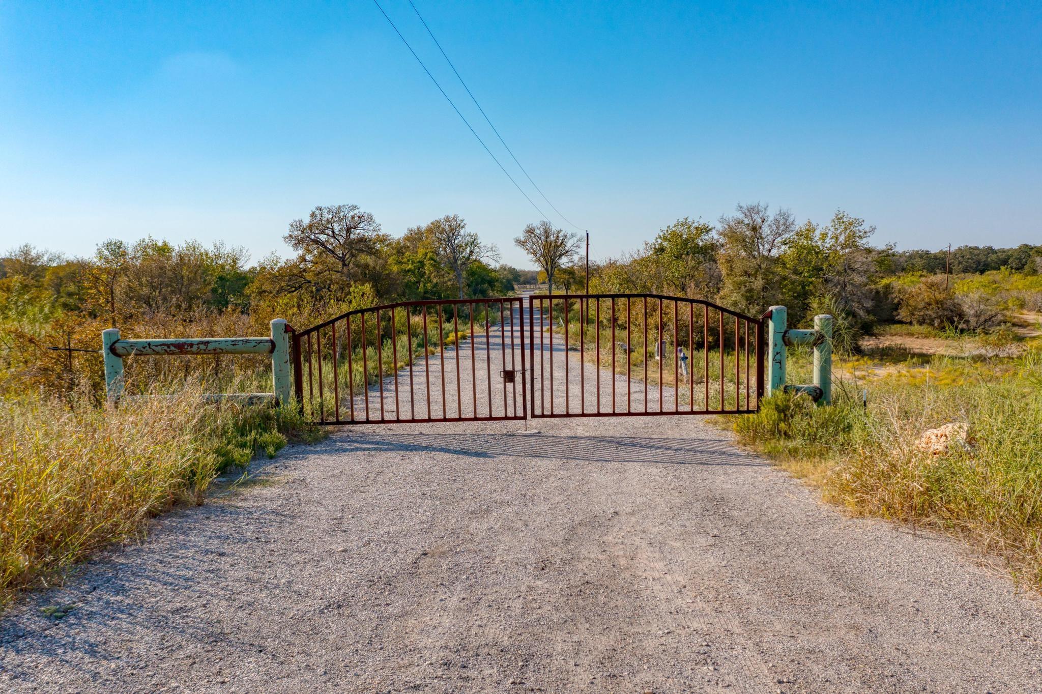 9202 Lockwood Springs RD, Manor, TX 78653 photo 2