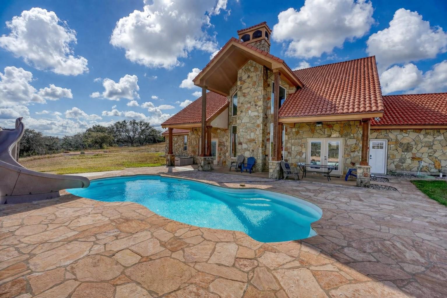 8256 Us Highway 183, Briggs, TX 78608 photo 3