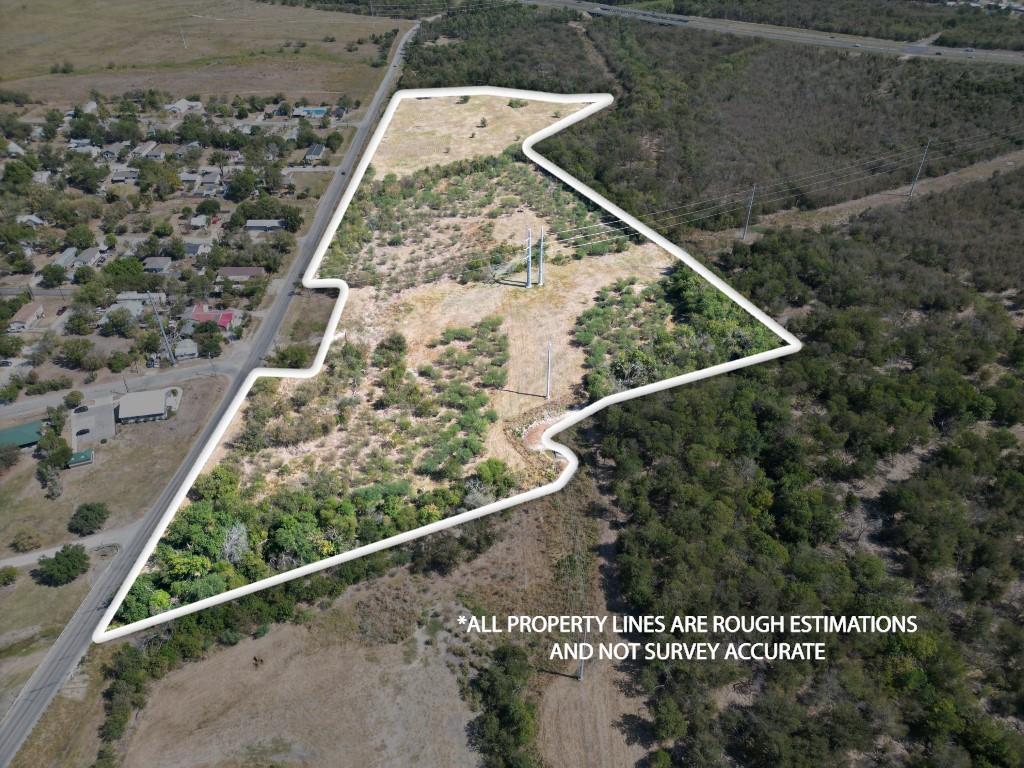 912 Rio Grande ST, Taylor, TX 76574 photo 2