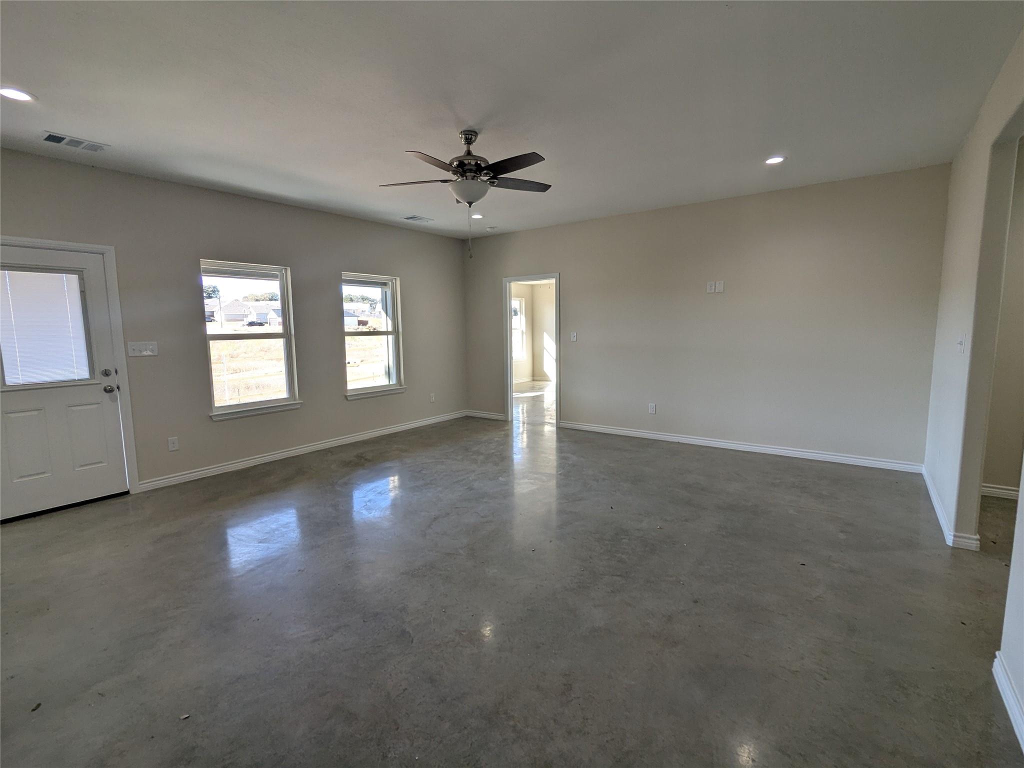1023 Fieldstone DR, Lampasas, TX 76550 photo 3