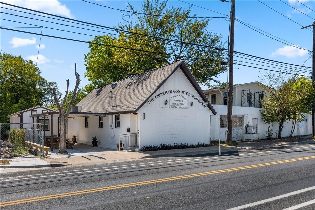2607 5th ST, Austin, TX 78702 photo 2