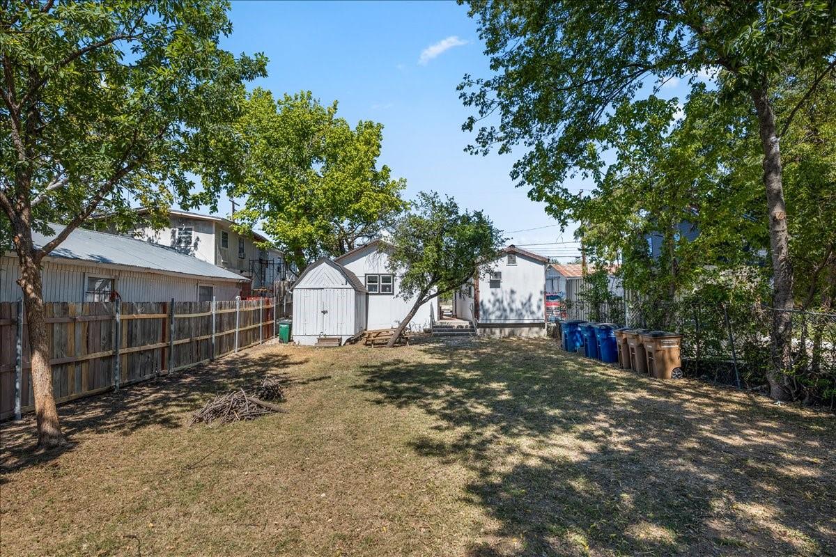 2607 5th ST, Austin, TX 78702 photo 3