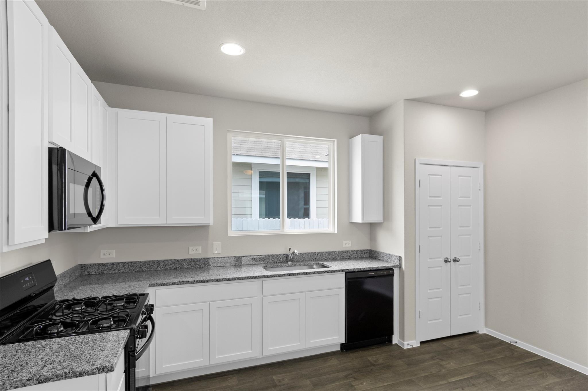 3073 Winding Creek RD, Kyle, TX 78640 photo 4