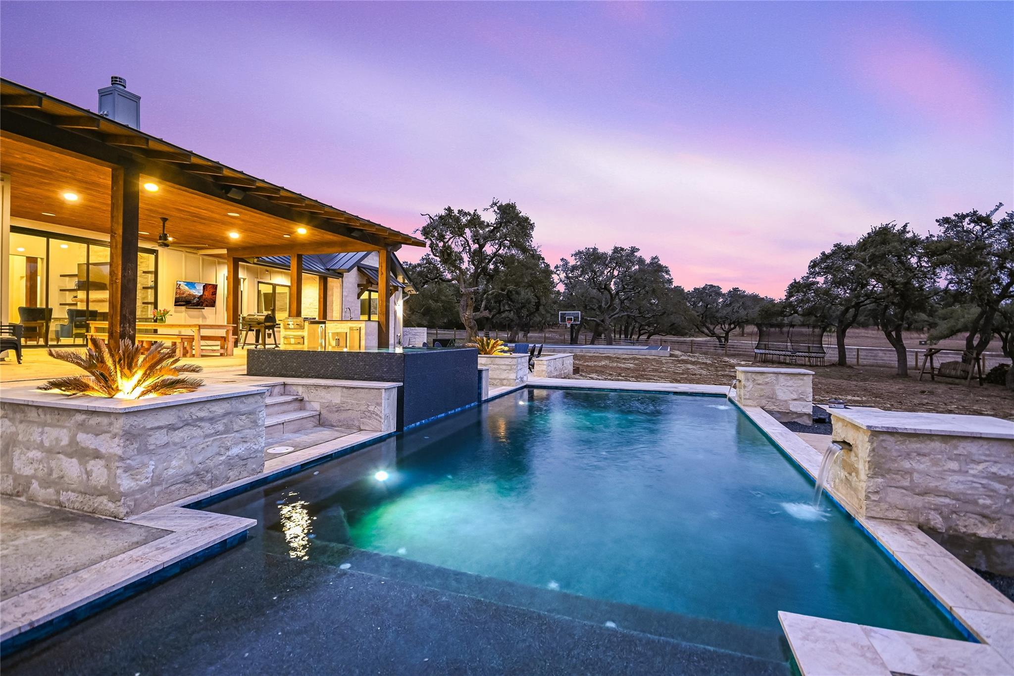 207 GWENDOLYNS TRL, Wimberley, TX 78676 photo 2