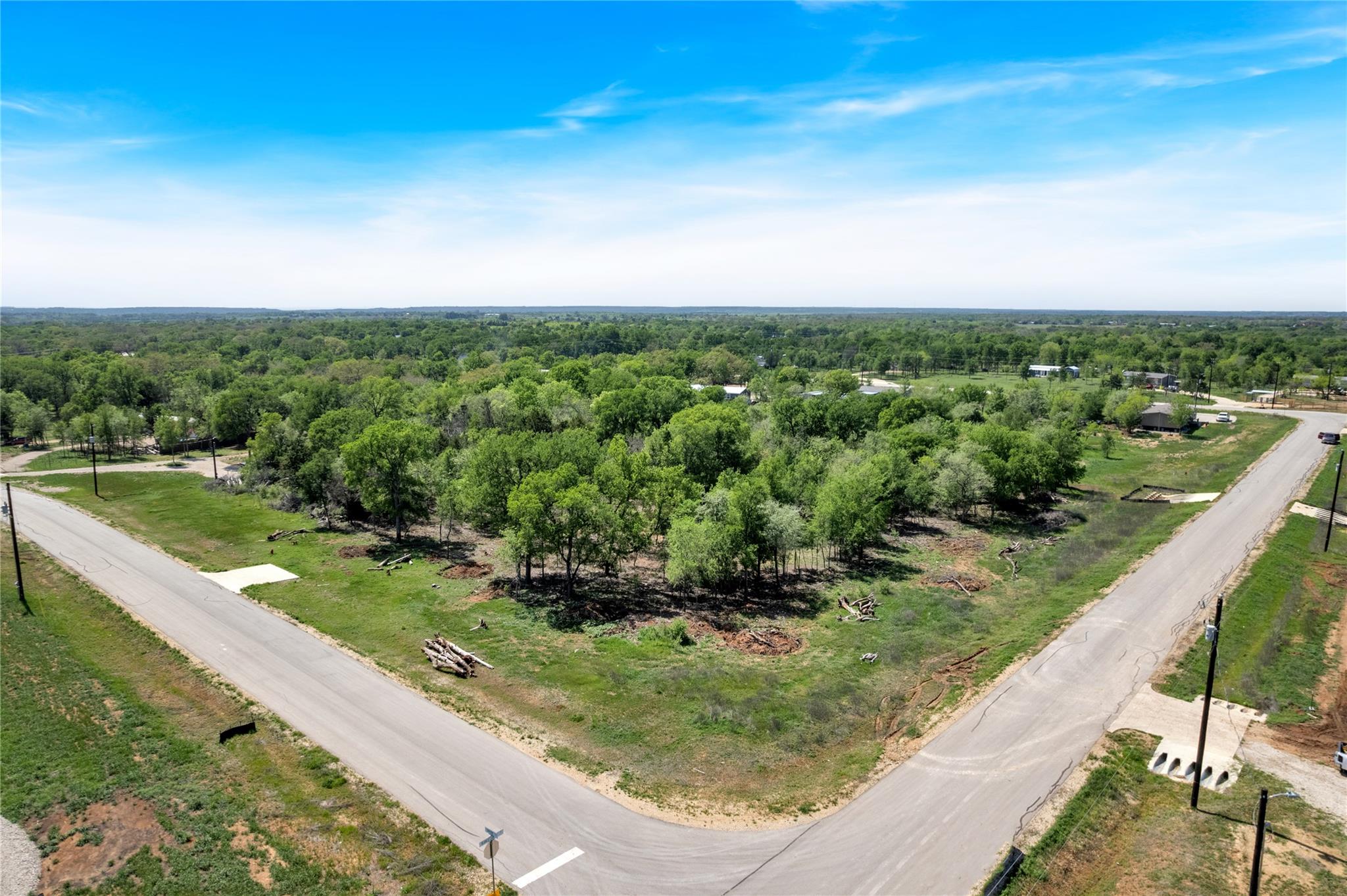 112 Empire ST, Elgin, TX 78621 photo 3
