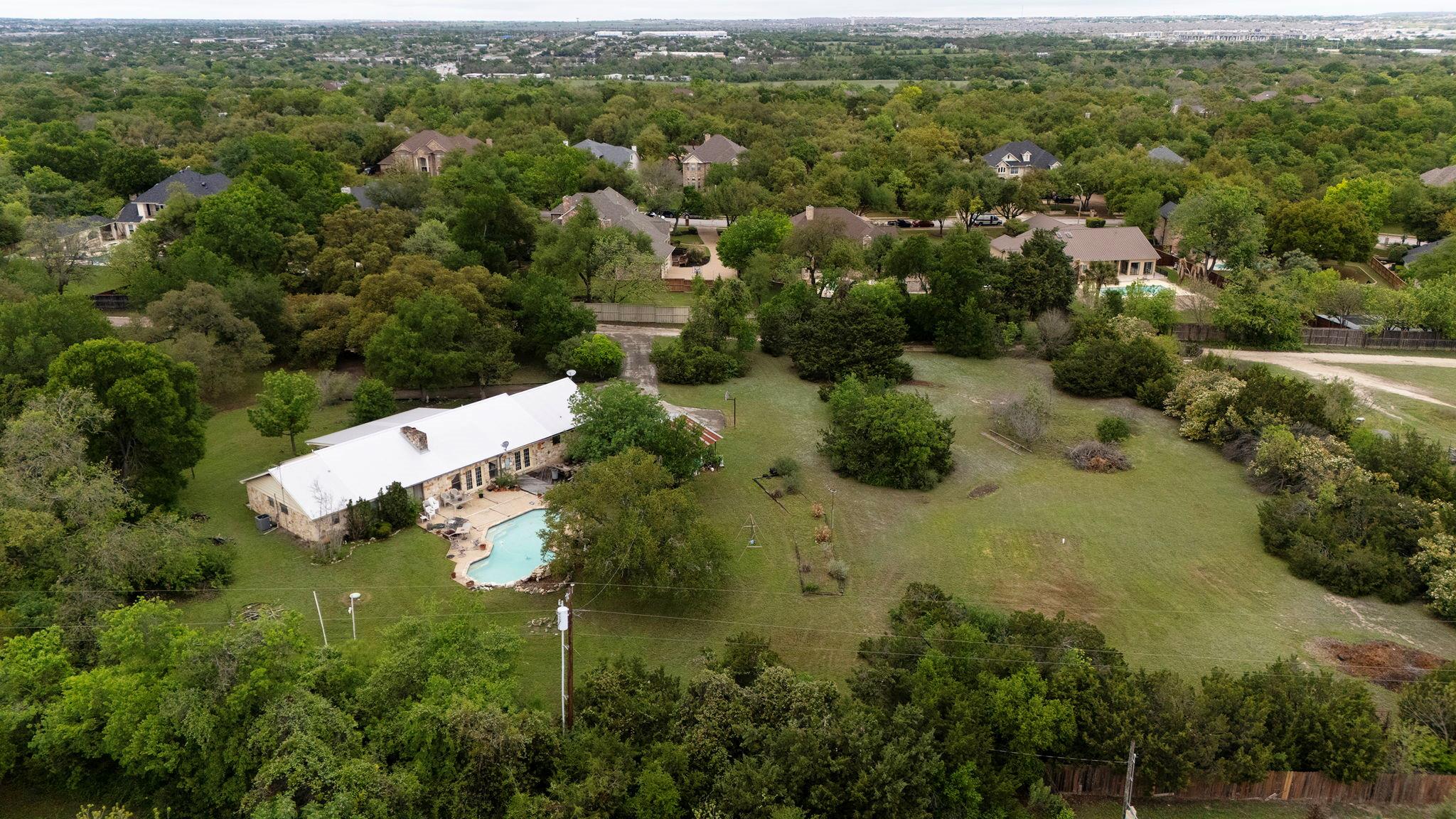 15 Wildflower TRL, Round Rock, TX 78664 photo 4