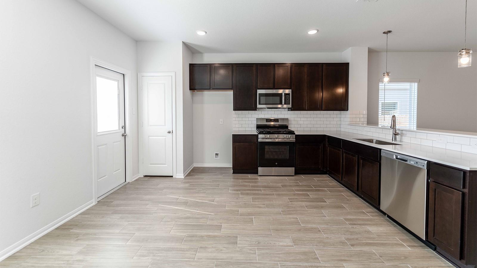 13605 Endless Narrow LN, Elgin, TX 78621 photo 4