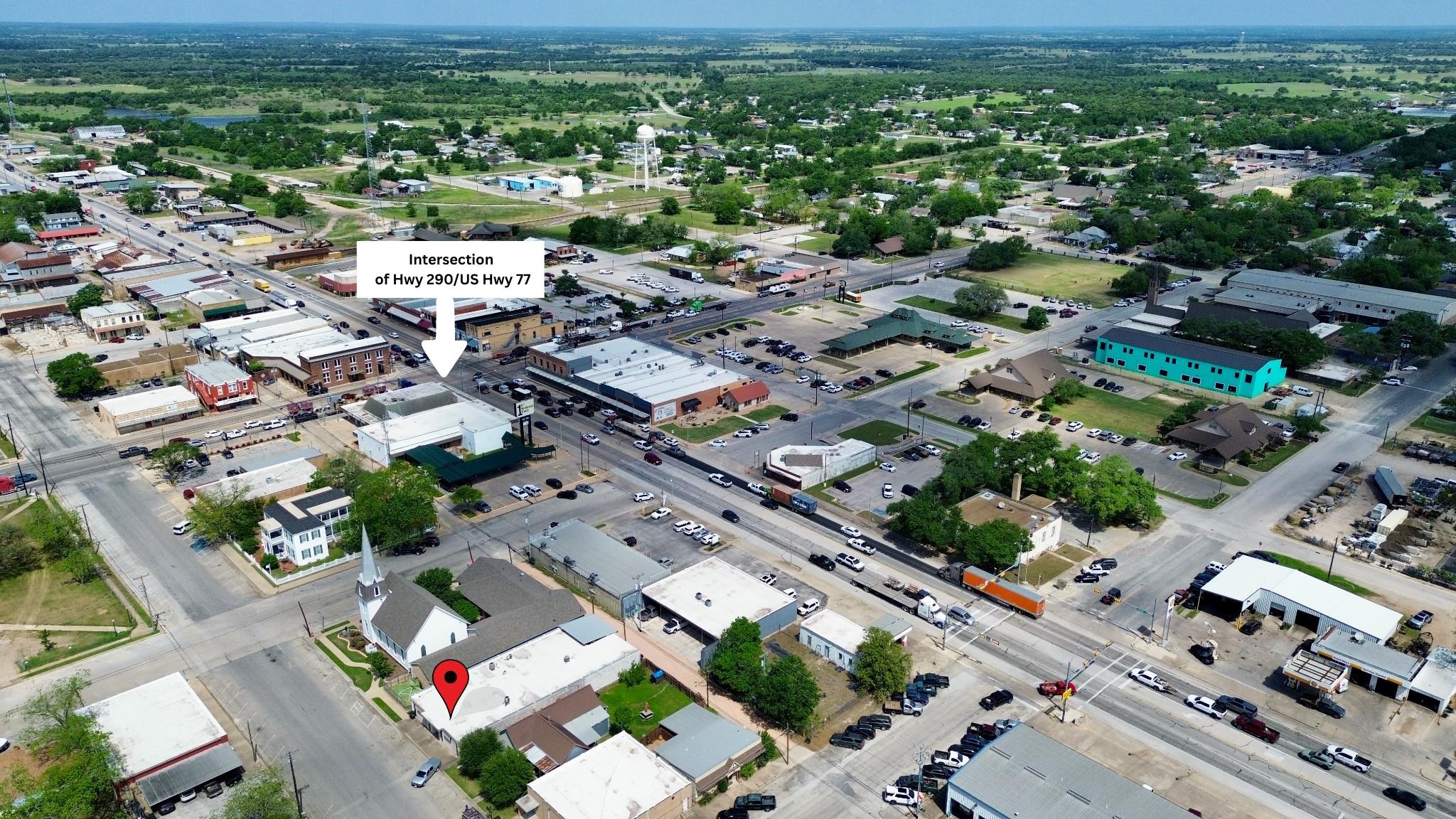 251 Hempstead ST, Giddings, TX 78942 photo 2