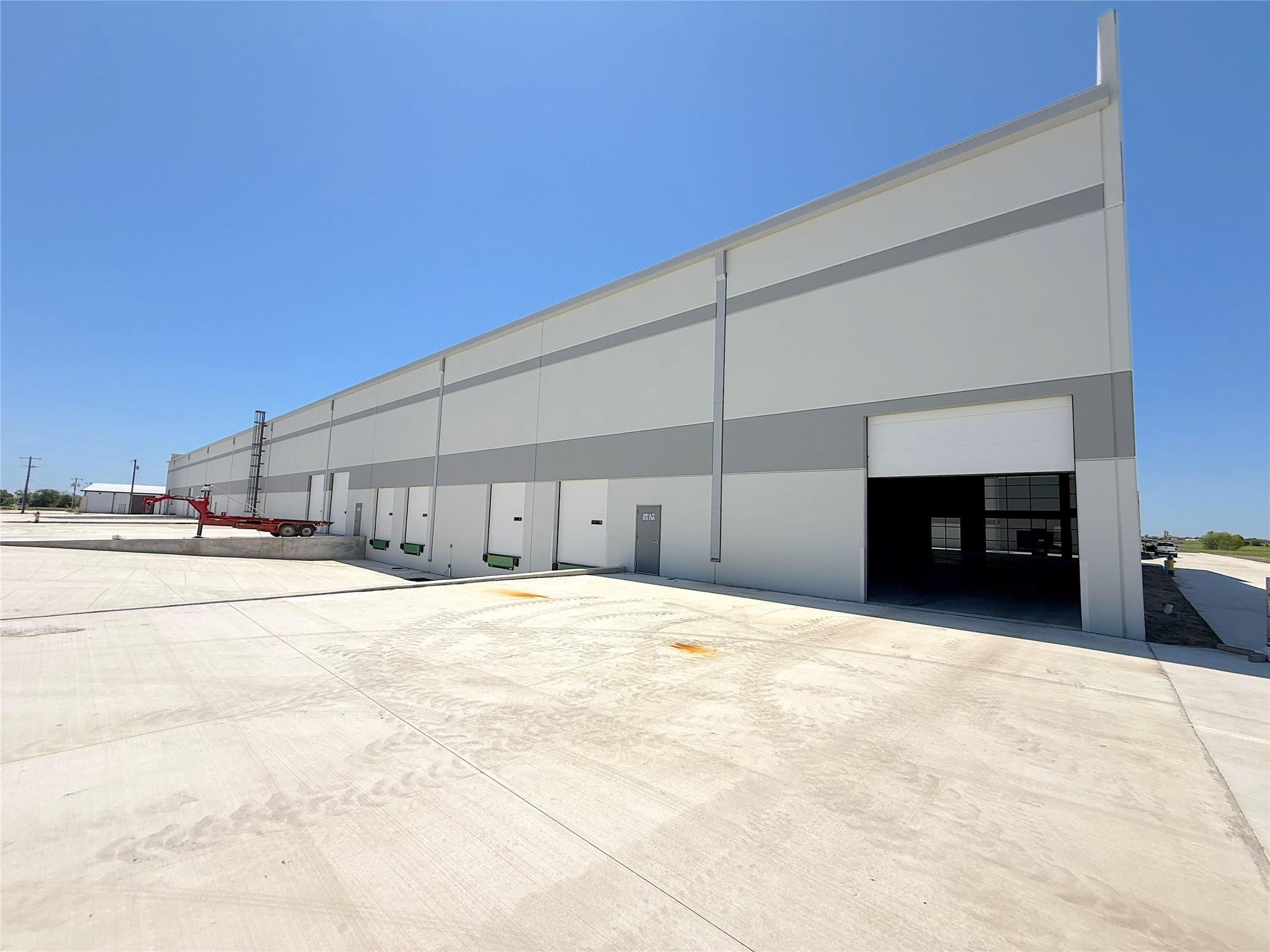 21959 US-79 Highway #200, Taylor, TX 76574 photo 4