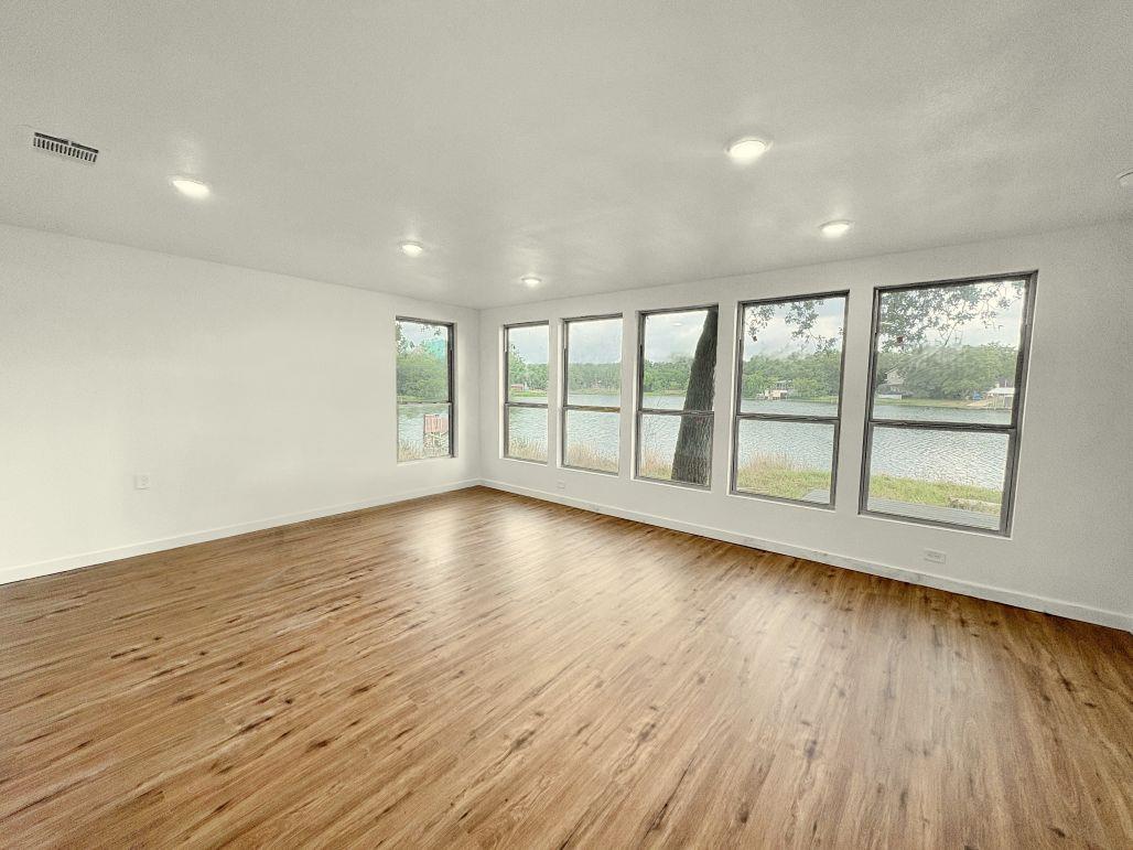 106 Caddo, Smithville, TX 78957 photo 5