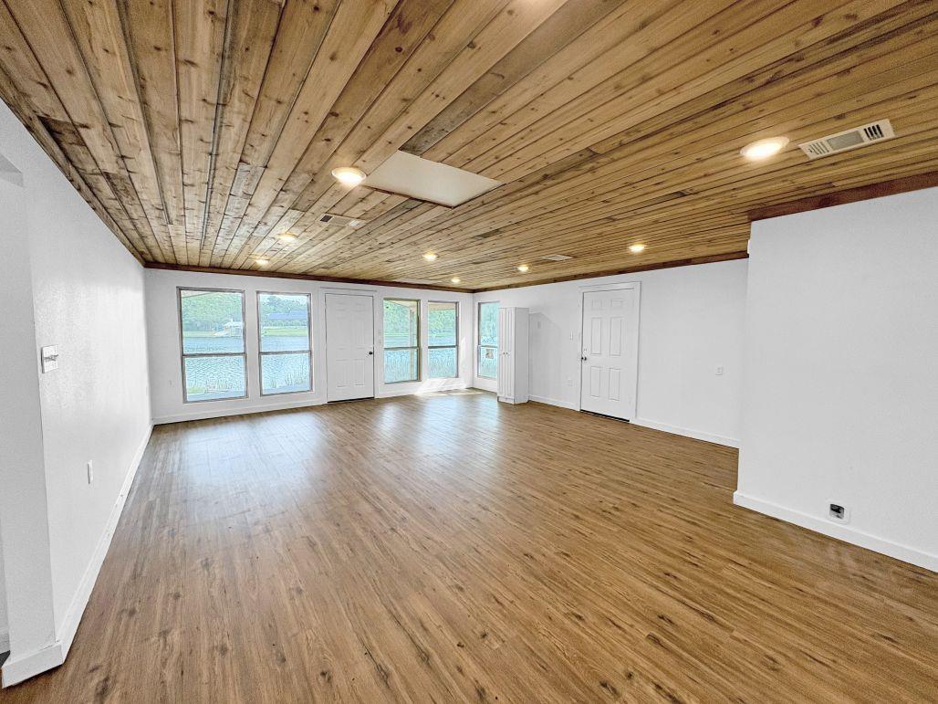 106 Caddo, Smithville, TX 78957 photo 4