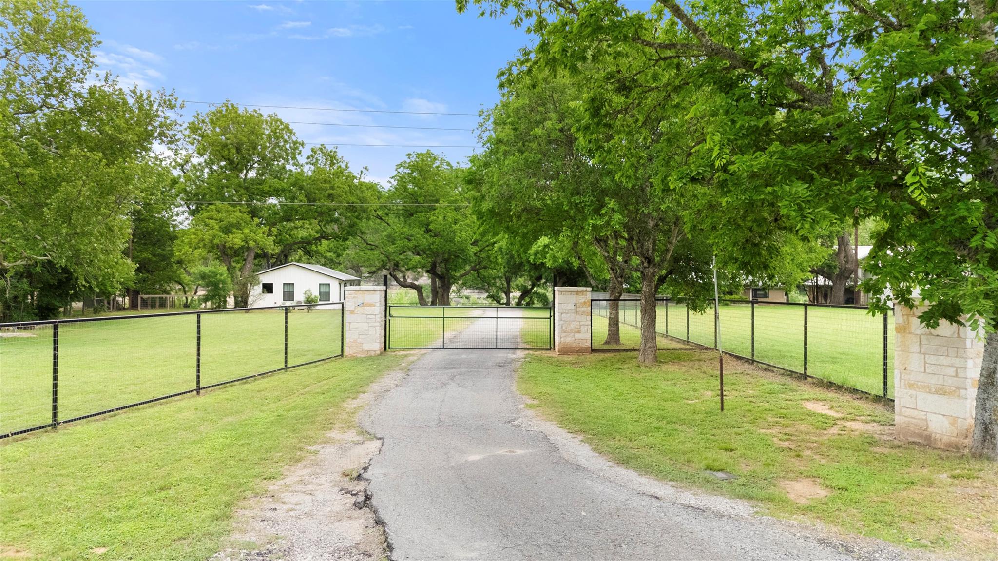 2410 Flite Acres RD, Wimberley, TX 78676 photo 2