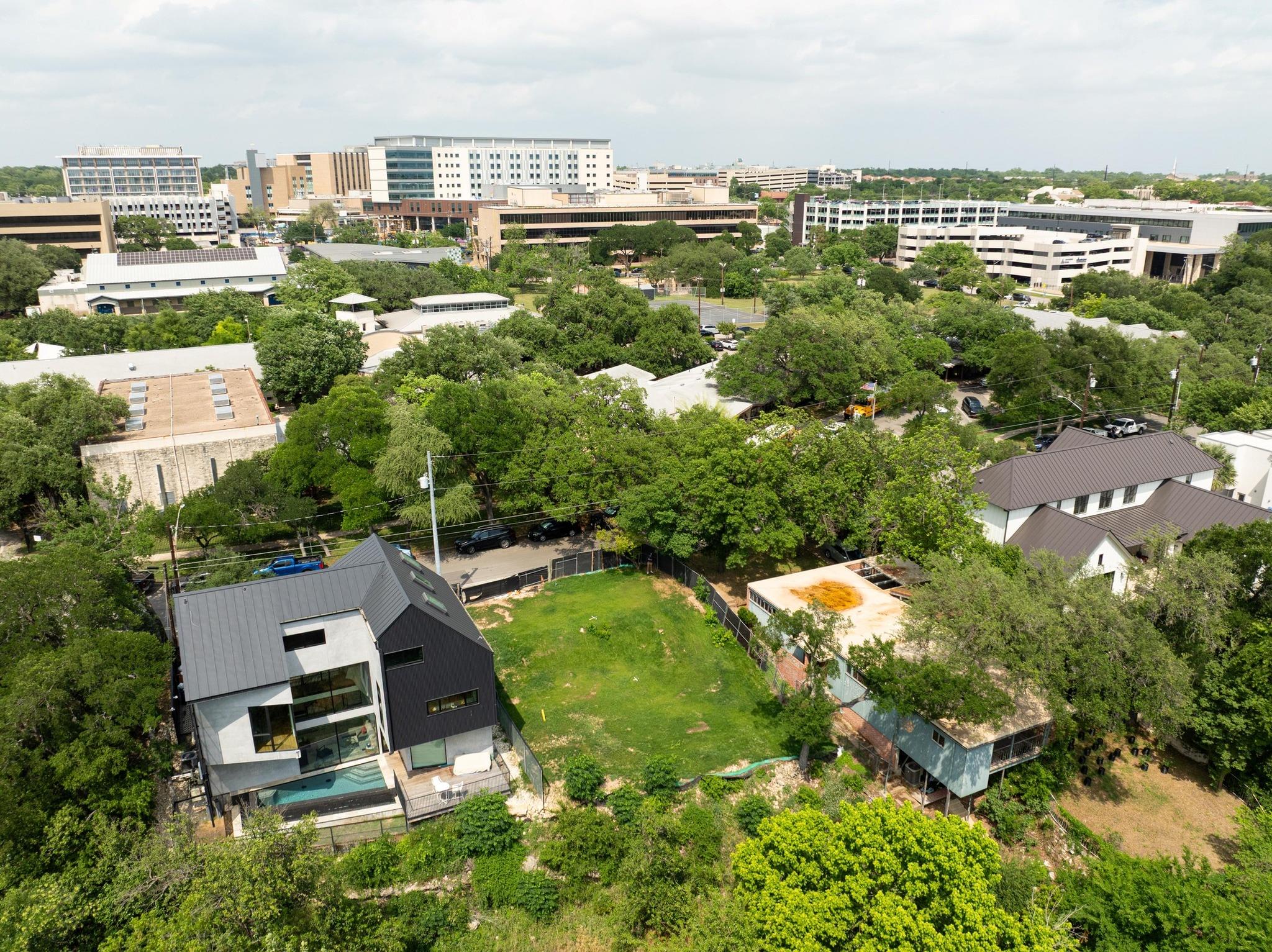 1113 31 ST, Austin, TX 78705 photo 2