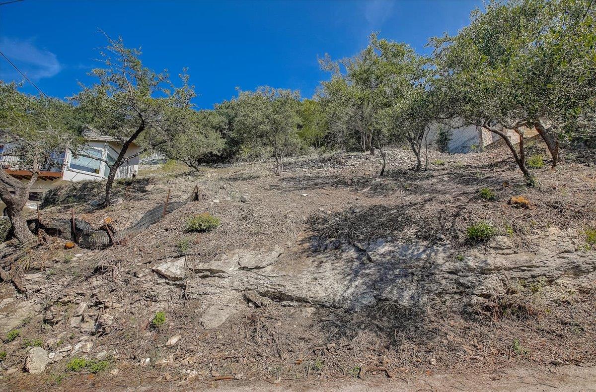13908 Skyline DR, Austin, TX 78732 photo 3