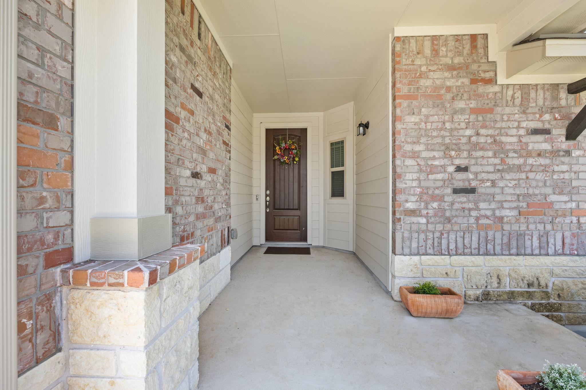 532 Elm Green ST, Hutto, TX 78634 photo 3