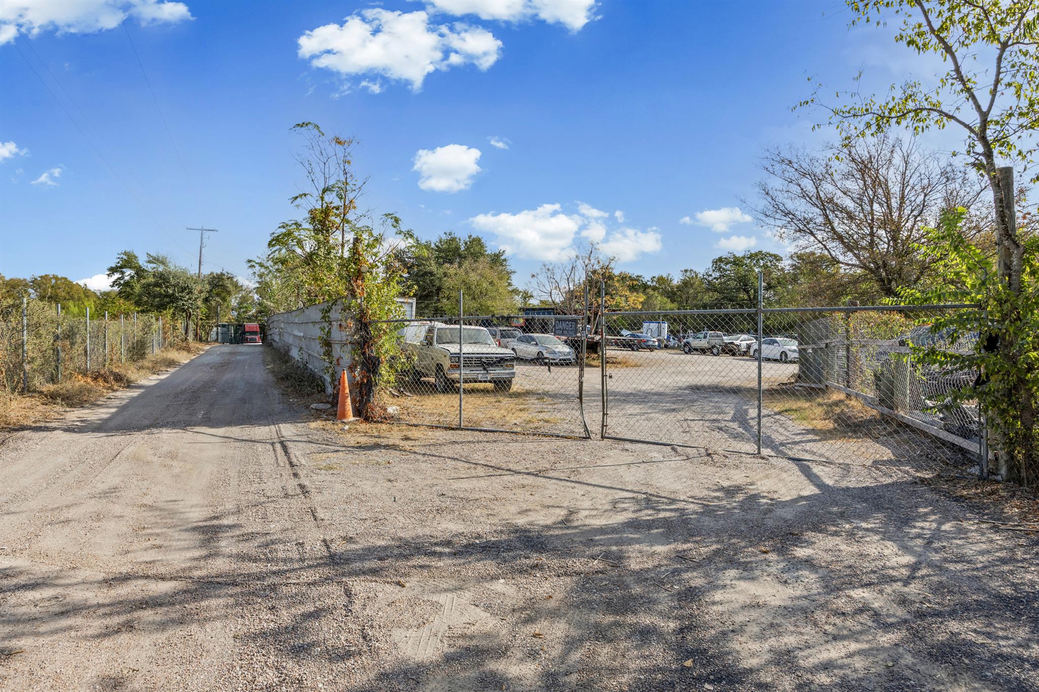 6400 Wilcab RD, Austin, TX 78721 photo 4