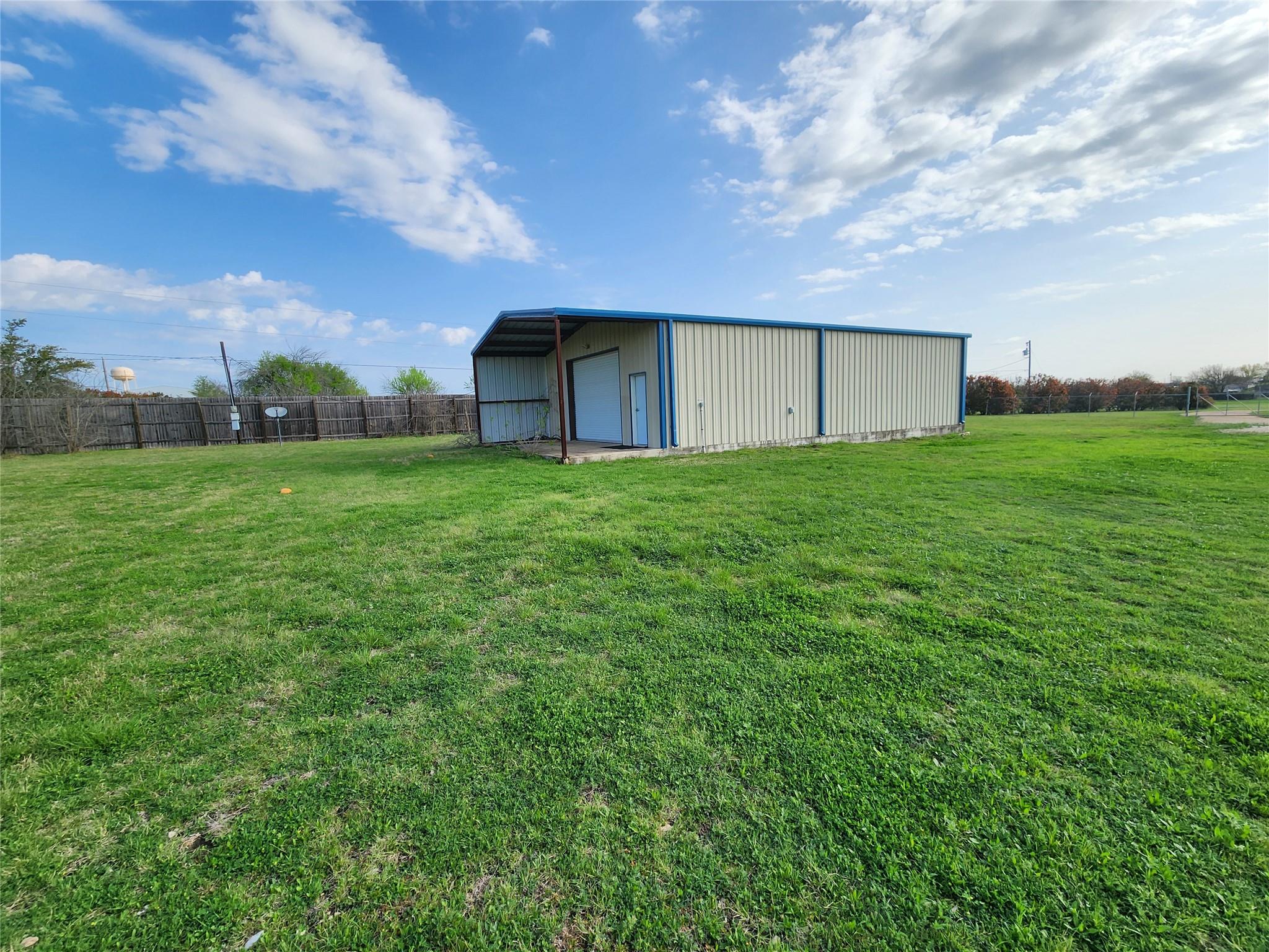 1742 Rowe LOOP, Pflugerville, TX 78660 photo 3
