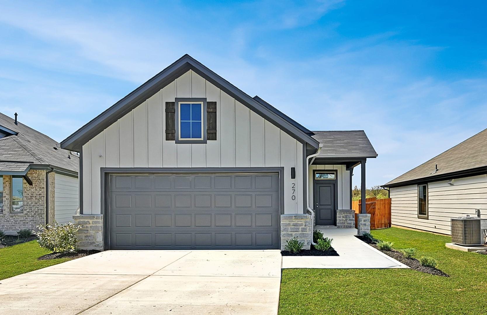 270 Bendecido LOOP, Elgin, TX 78621 photo 2