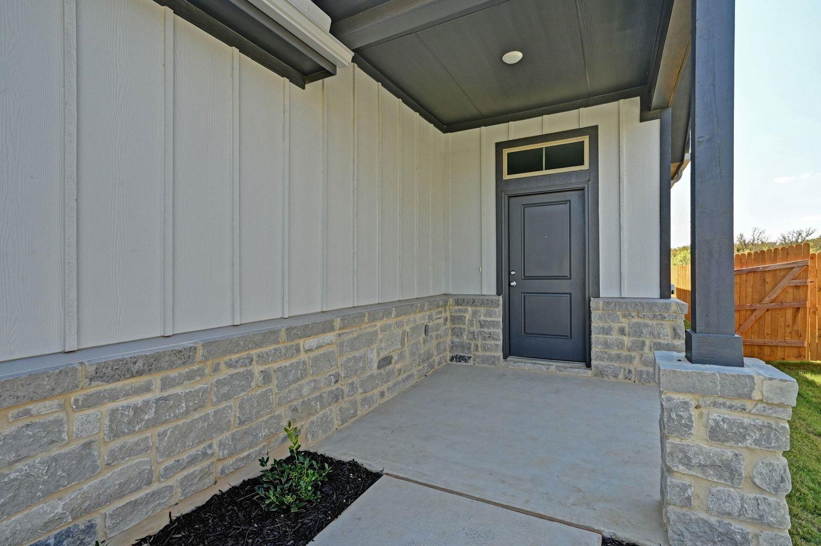 270 Bendecido LOOP, Elgin, TX 78621 photo 3