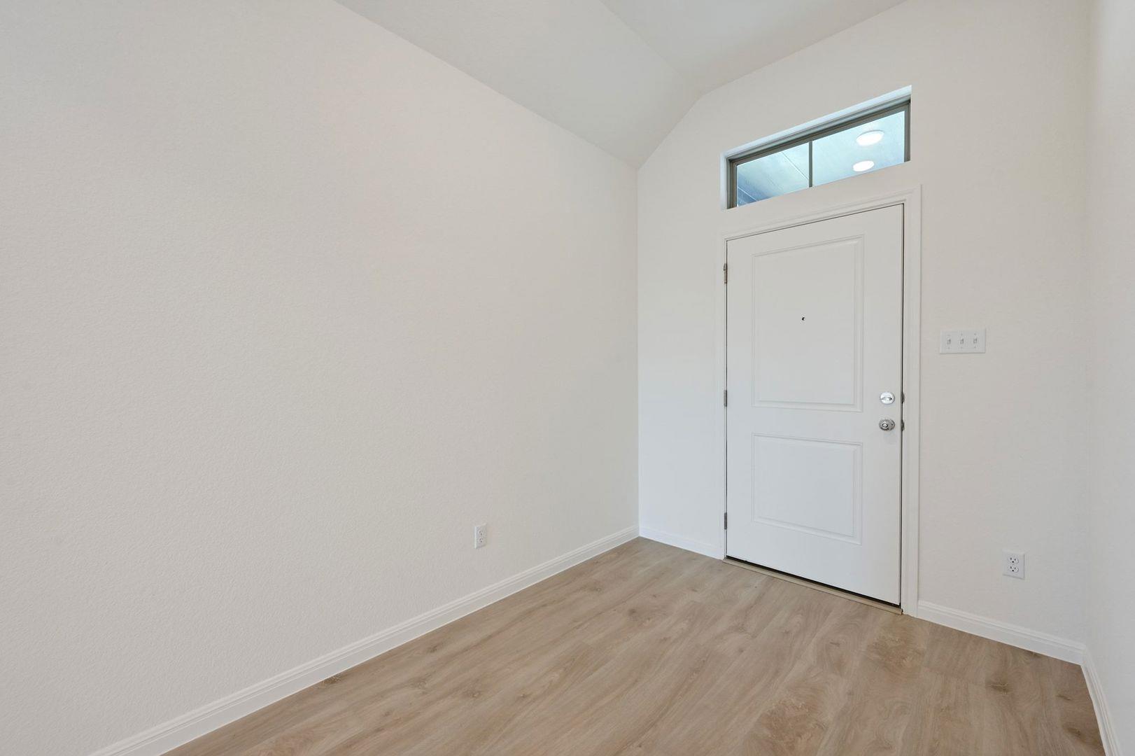 270 Bendecido LOOP, Elgin, TX 78621 photo 5