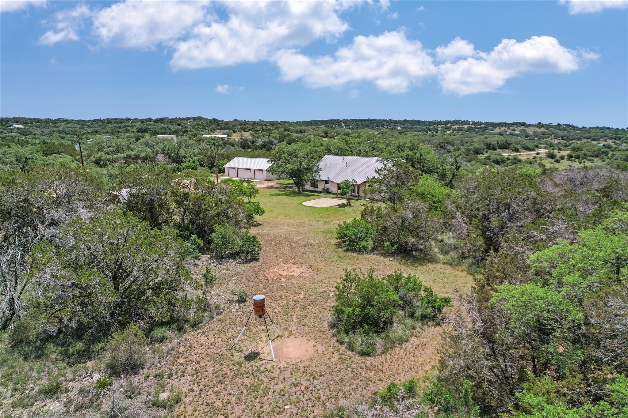 199 Middleton RD, Spicewood, TX 78669 photo 2