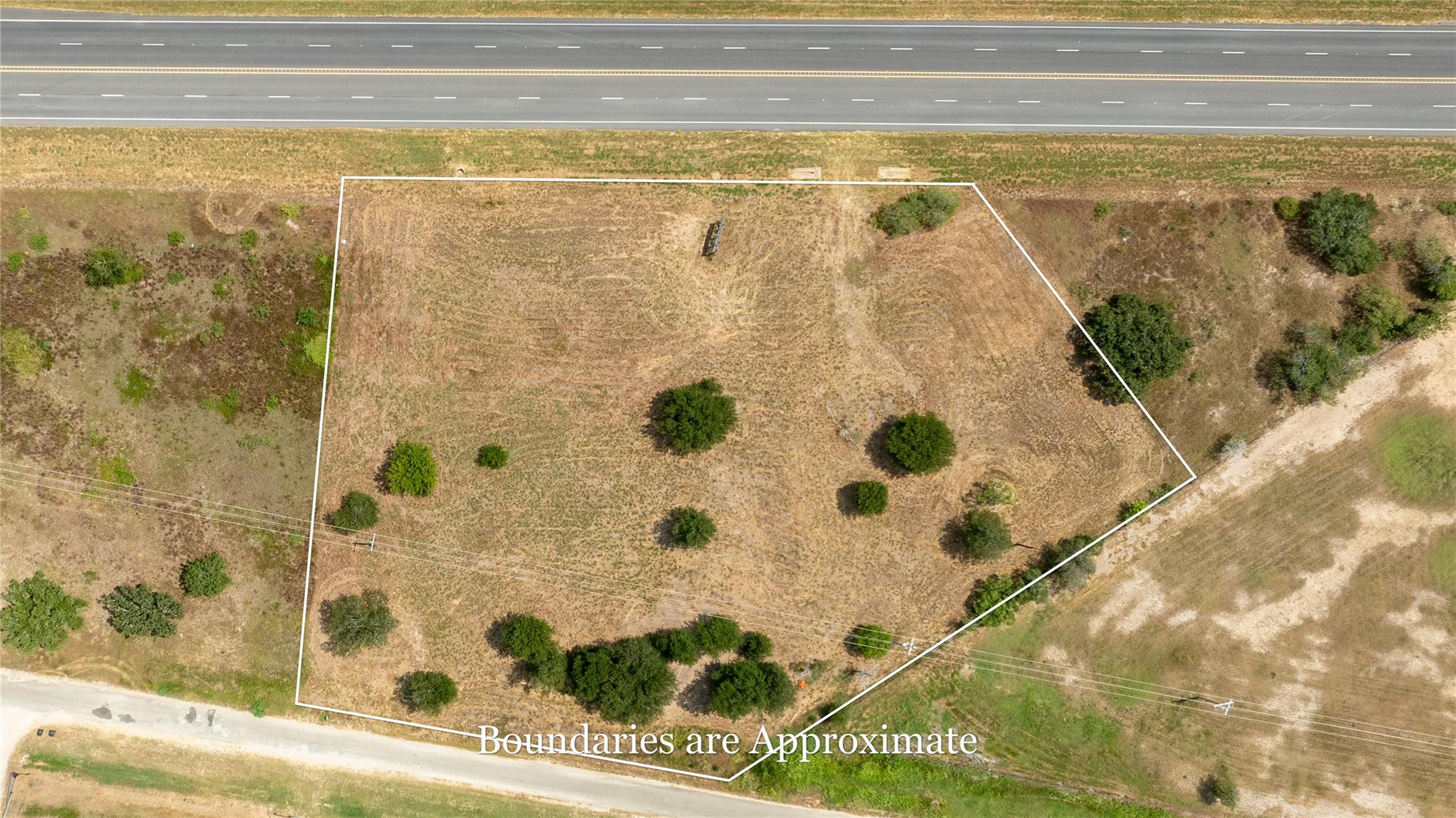 2063 Magnolia Ave, Luling, TX 78648 photo 2