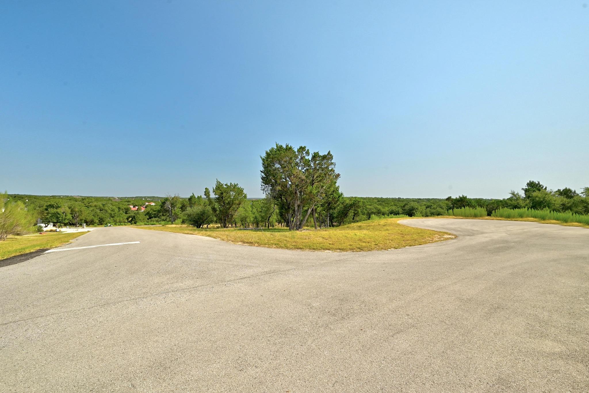 235 Campolina LN, Driftwood, TX 78619 photo 3