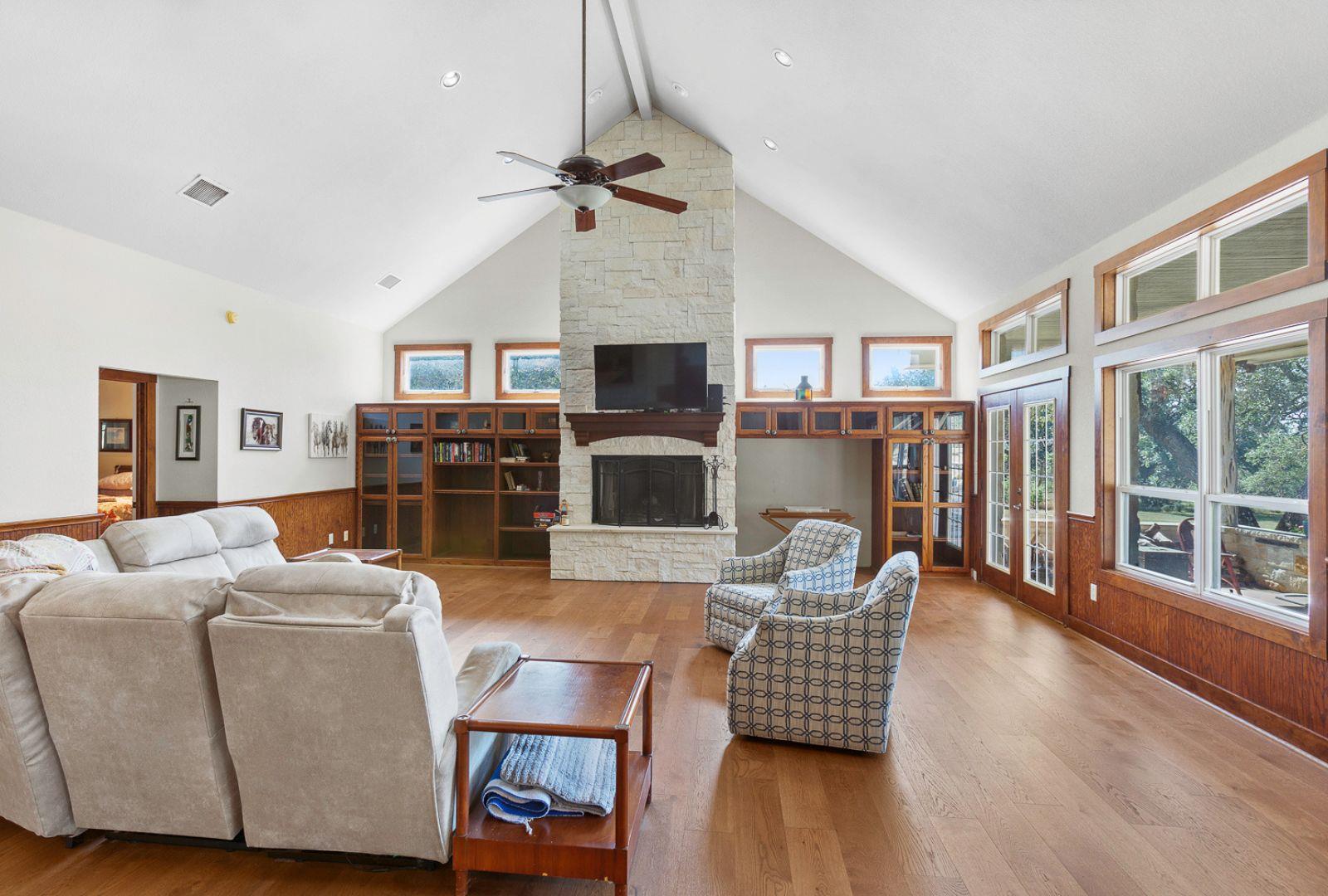 2010 County Road 233, Florence, TX 76527 photo 4