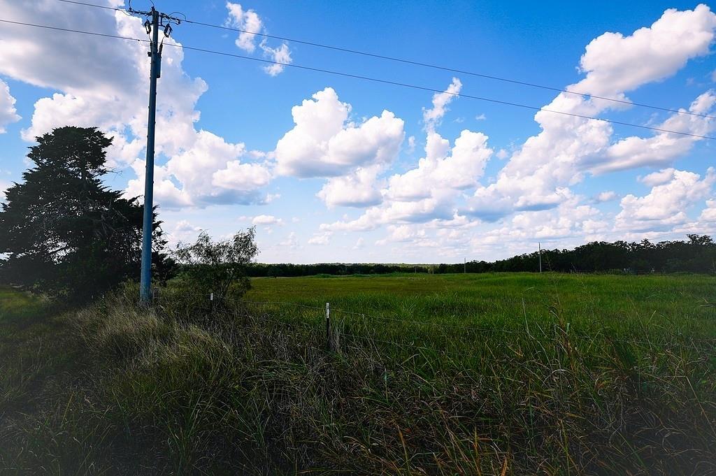 4810 Burke RD, Flatonia, TX 78941 photo 2