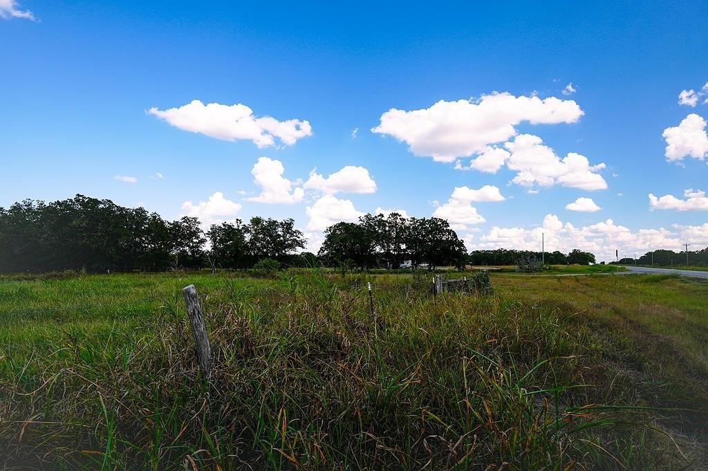 4810 Burke RD, Flatonia, TX 78941 photo 3
