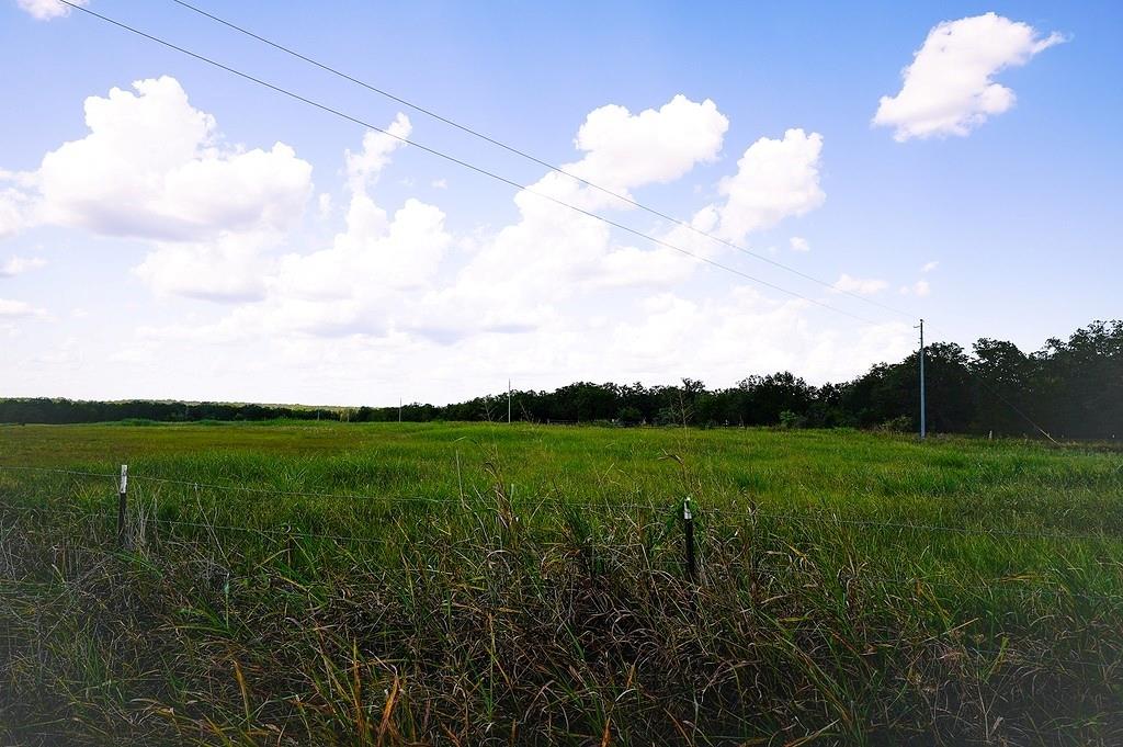 4810 Burke RD, Flatonia, TX 78941 photo 5