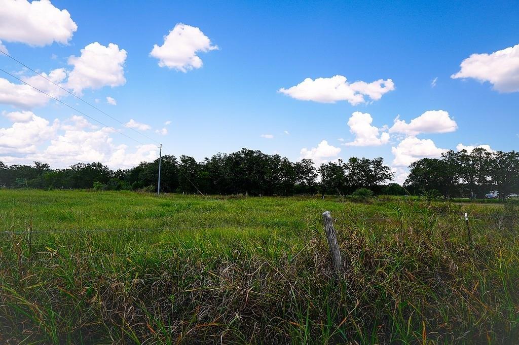 4810 Burke RD, Flatonia, TX 78941 photo 4
