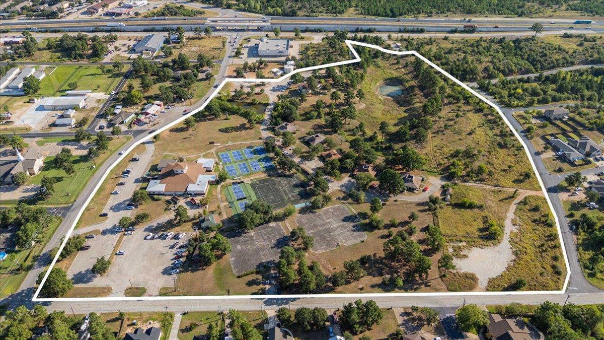 141 Tahitian DR, Bastrop, TX 78602 photo 2