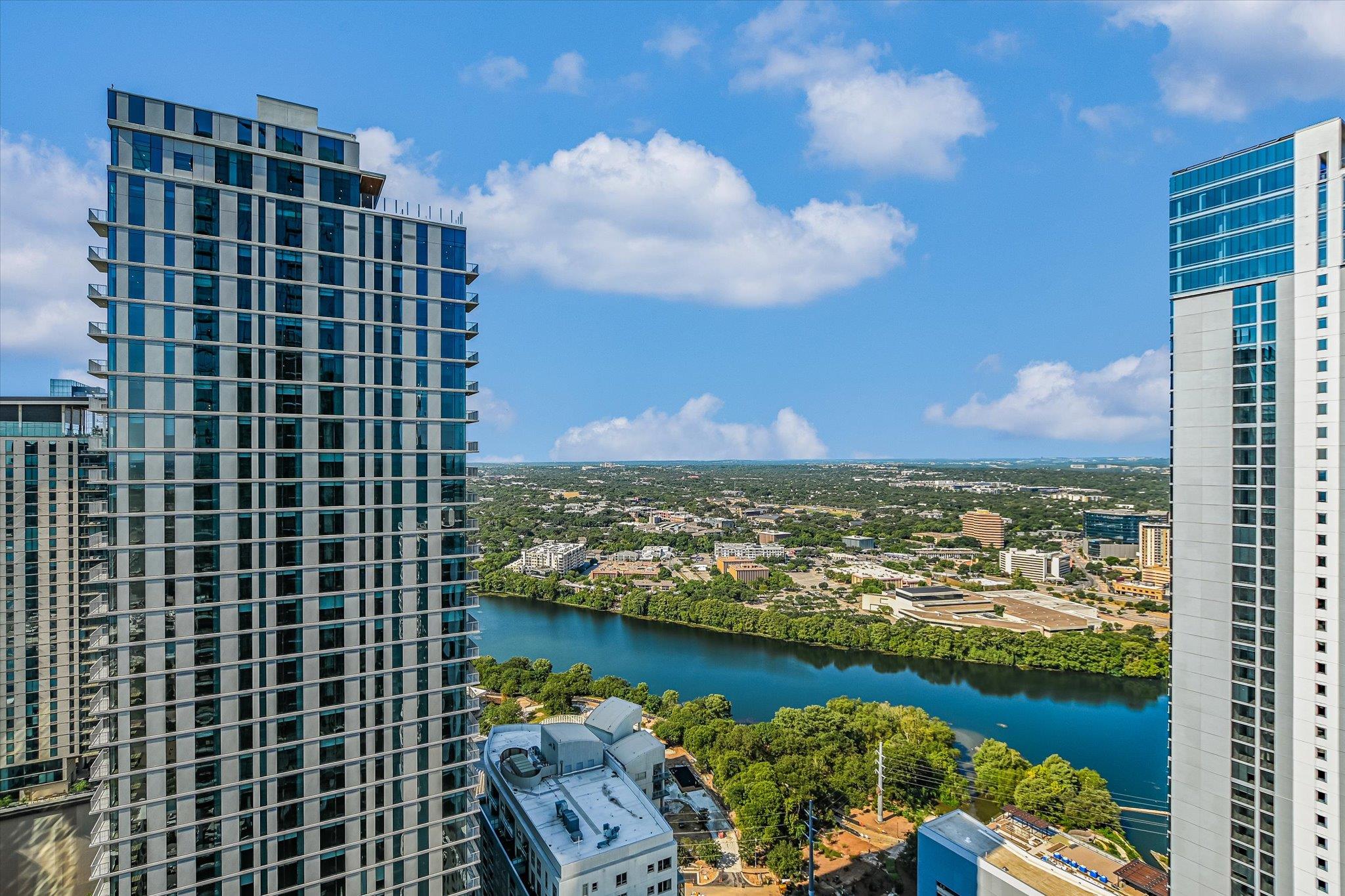 610 Davis ST #3801, Austin, TX 78701 photo 2