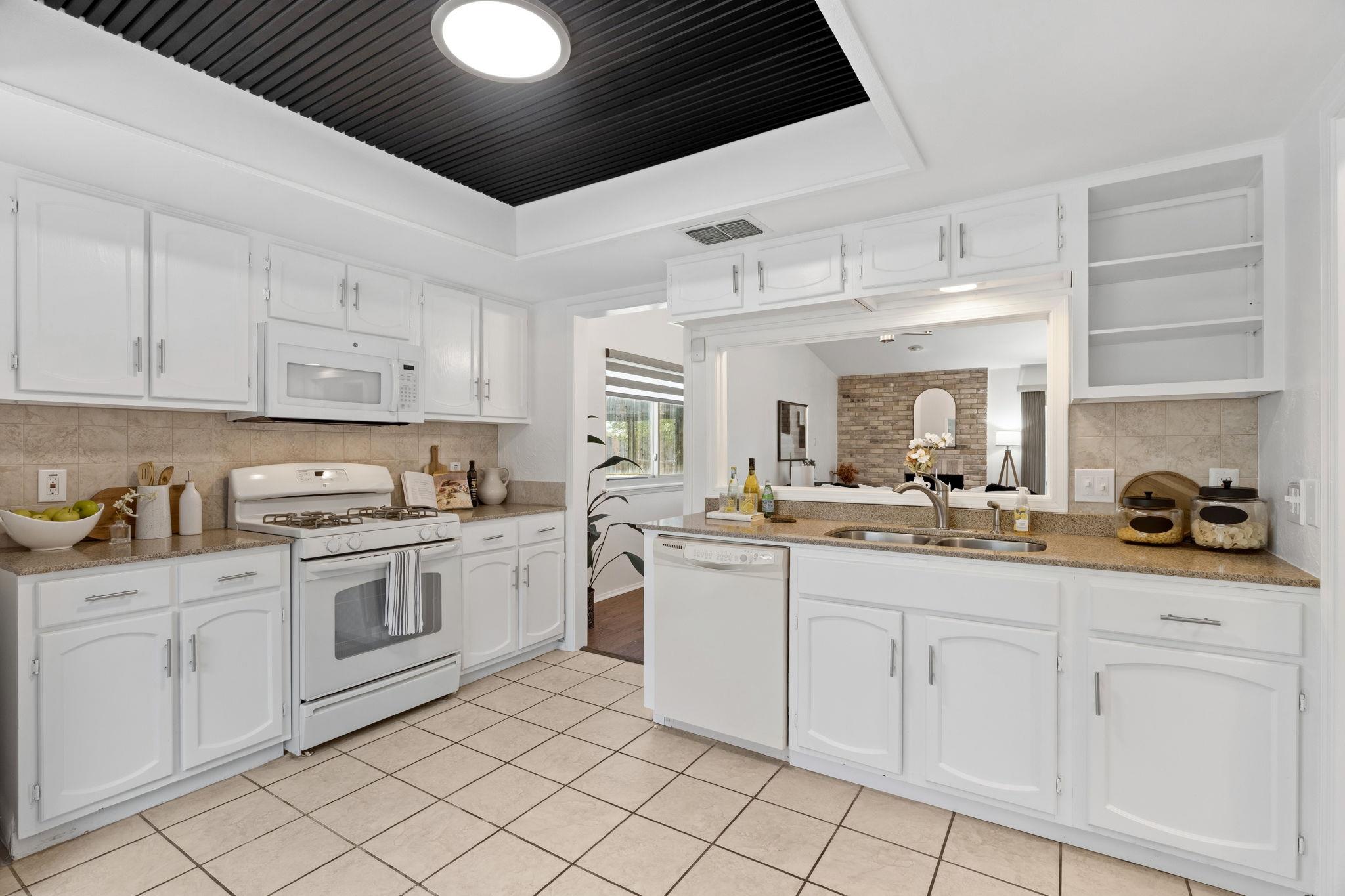 9419 Singing Quail DR, Austin, TX 78758 photo 4