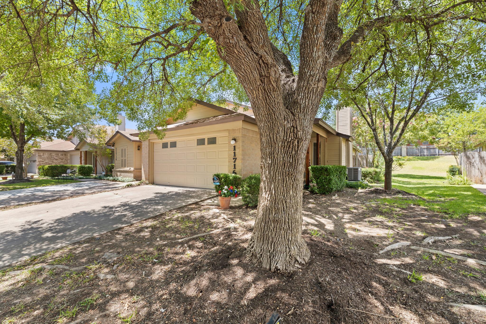 11716 Norwegian Wood DR, Austin, TX 78758 photo 2